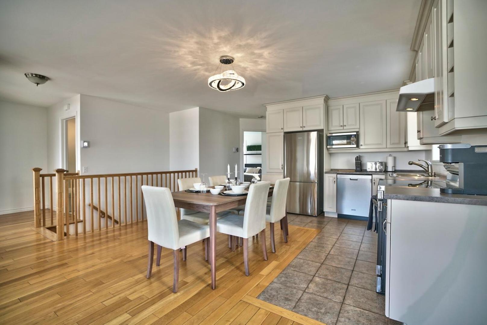 Dynamite 2-Bedroom House, Garage, Sleeps 6 Sherbrooke Extérieur photo