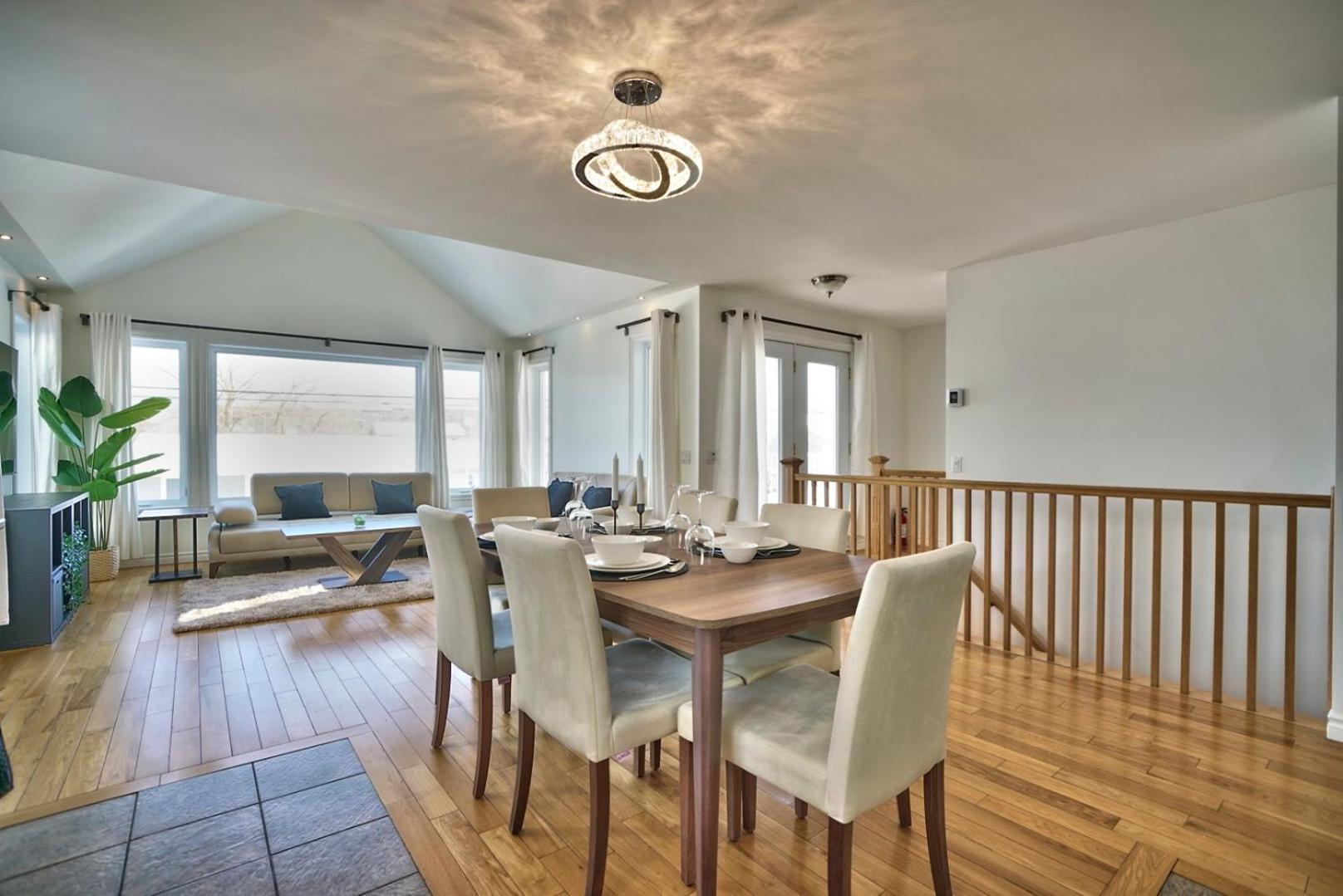 Dynamite 2-Bedroom House, Garage, Sleeps 6 Sherbrooke Extérieur photo