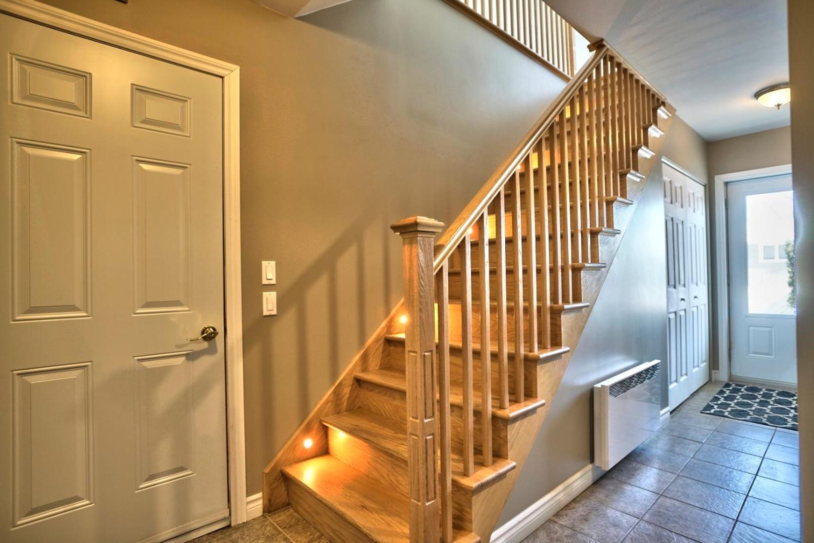 Dynamite 2-Bedroom House, Garage, Sleeps 6 Sherbrooke Extérieur photo