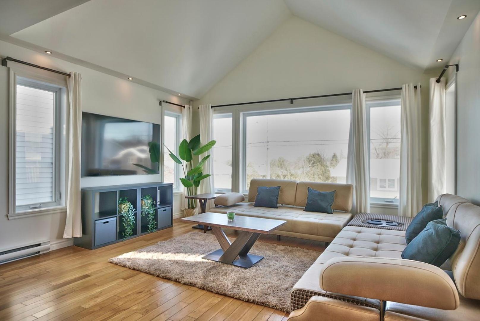 Dynamite 2-Bedroom House, Garage, Sleeps 6 Sherbrooke Extérieur photo